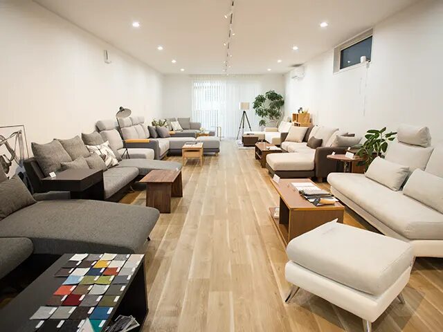 CREWS FACTORY STORE 特徴
